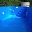 Zaoblený bazén s rohovými schody a osvětlením